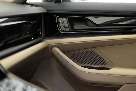 Porsche Panamera 4 E-Hybrid