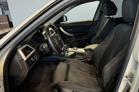 BMW Seria 3 Touring 320d xDrive