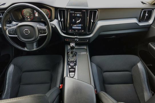 Volvo XC60 T4 Momentum Pro