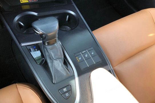 Lexus UX 250h F Sport Design 2WD