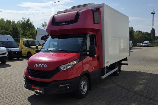 Iveco Daily 35S16  Kontener Chłodnia 8EP + Winda
