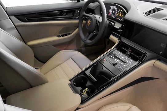 Porsche Panamera 4