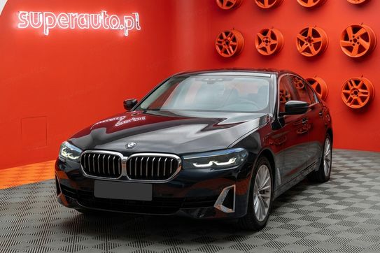 BMW Seria 5 530i xDrive Luxury Line