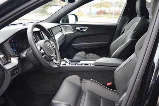 Volvo XC60 T6 Plug-In Hybrid AWD Ultra Dark aut