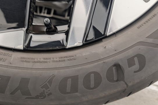 Peugeot 2008 ALLURE 1.2 PureTech