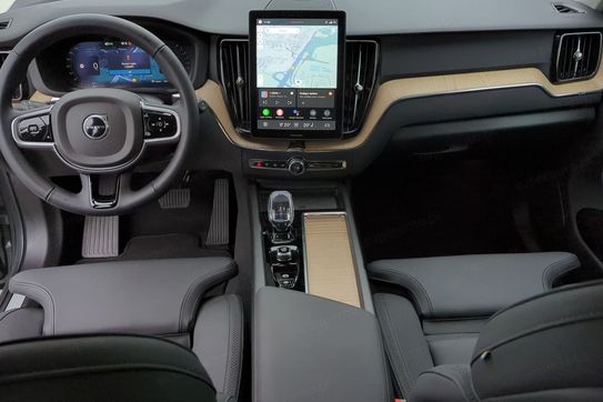 Volvo XC60 B5 B AWD Plus Dark aut