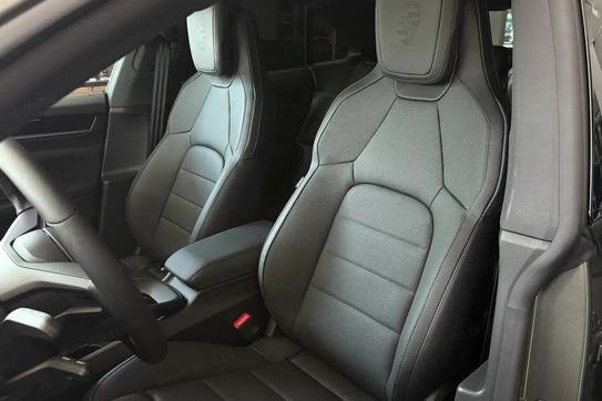 Porsche Macan 4