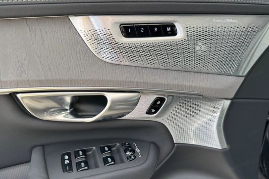 Volvo XC90 T8 AWD Plug-In Hybrid Ultra Dark 7os