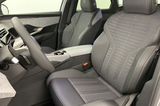 Peugeot 3008 GT 1.2 mHEV e-DCS6