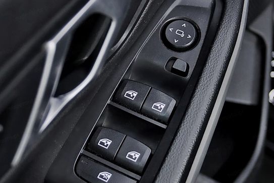 BMW Seria 3 318i Advantage aut