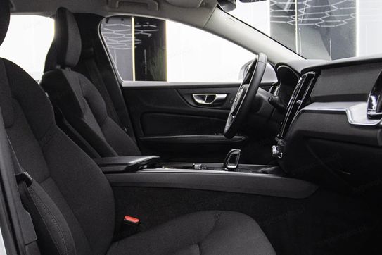 Volvo V60 B4 D Momentum Pro