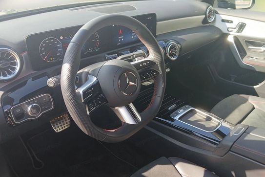 Mercedes Klasa A 250 e AMG Line