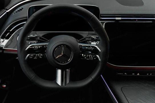 Mercedes Klasa E 300 de  4-Matic AMG