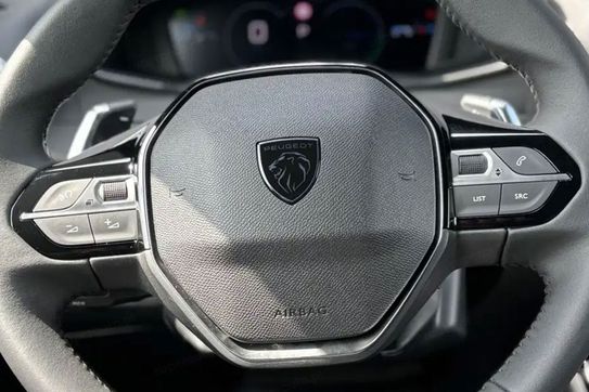 Peugeot 2008 Allure EAT8 1.2 PureTech