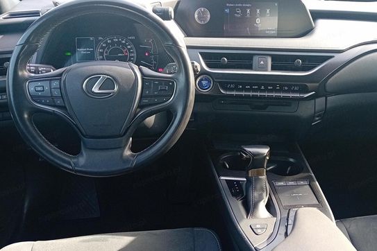 Lexus UX 250h