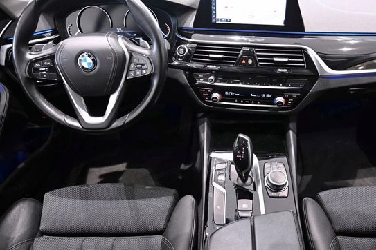 BMW Seria 5 520i mHEV  Line aut