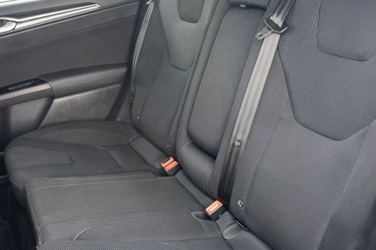 Ford Mondeo 2.0 Hybrid