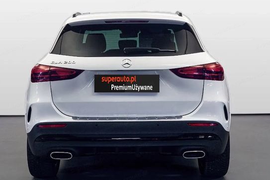Mercedes GLA 200 AMG Line 7G-DCT