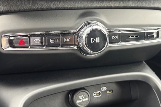 Volvo XC40 B3 Plus Dark