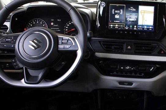 Suzuki Swift Premium Plus 1.2 Dualjet SHVS