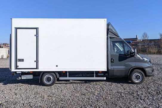 Iveco Daily 35S18 Kontener 8EP + Winda