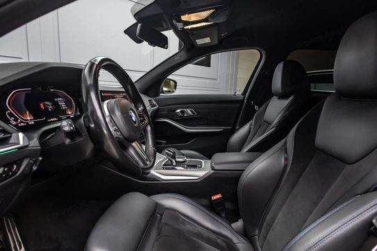 BMW Seria 3 Touring 320d xDrive M Sport