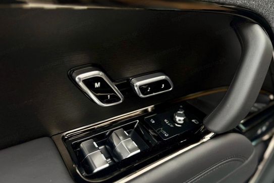 Land Rover Range Rover Sport D300 Dynamic SE