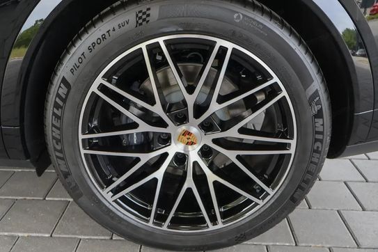 Porsche Cayenne Coupe E-Hybrid Black Edition