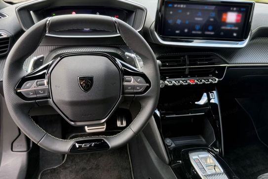 Peugeot 2008 GT Exclusive e-DCS6 1.2 PureTech mHEV