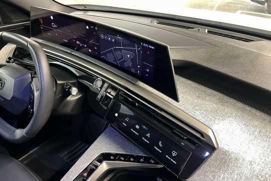 Peugeot 3008 ALLURE 1.2 mHEV e-DCS6