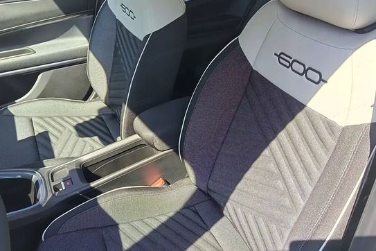 Fiat 600 Icon 1.2 Turbo Hybrid eDCT