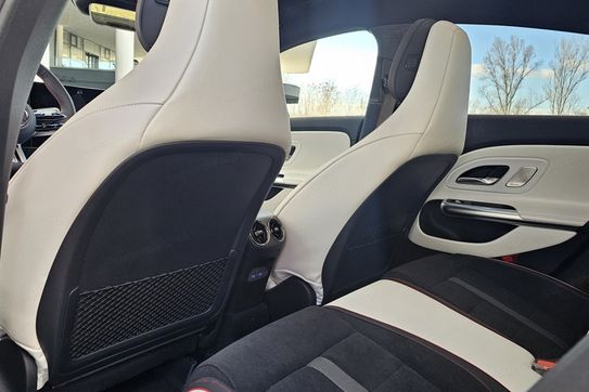 Mercedes CLA 220 4-Matic AMG Line