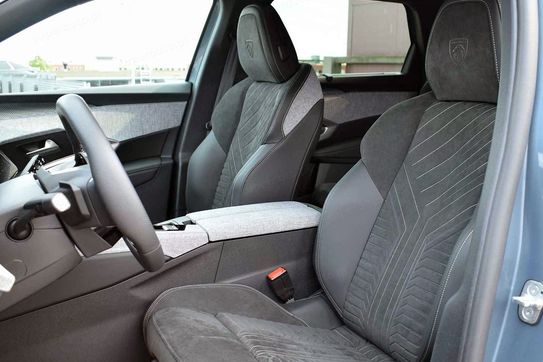 Peugeot 5008 GT e-DCS7 1.6 PHEV