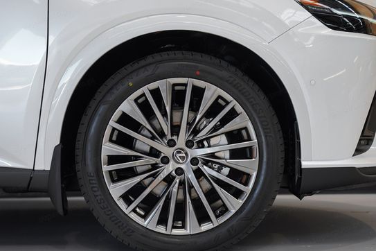 Lexus RX 450h+ Omotenashi 2.5 Hybrid Plug-in