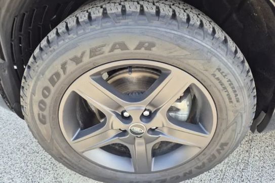 Land Rover Defender 90 D250 X-Dynamic SE