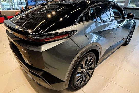 Toyota C-HR + Executive BEV