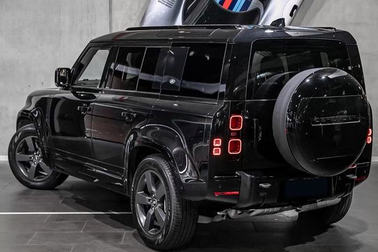 Land Rover Defender 110 P300e X-Dynamic HSE