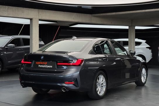 BMW Seria 3 318i aut