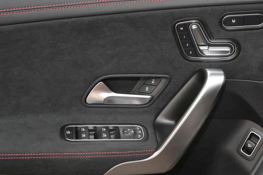 Mercedes CLA 220 4-Matic AMG Line