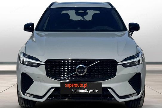 Volvo XC60 B5 B AWD Ultra Dark