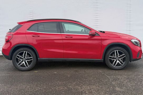 Mercedes GLA 200 7G-DCT Style