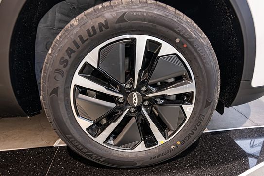 Chery Tiggo 4 Prestige 1.5 T-GDI HEV DHT