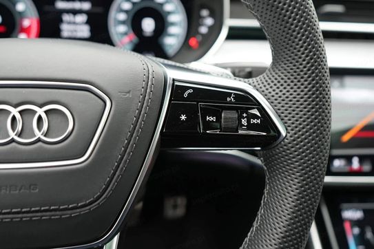 Audi A8 S8 TFSI quattro