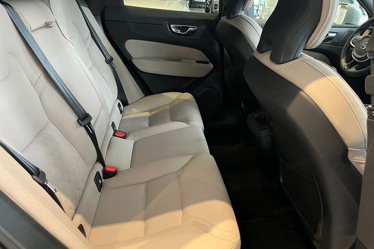 Volvo XC60 B5 B AWD Plus Bright