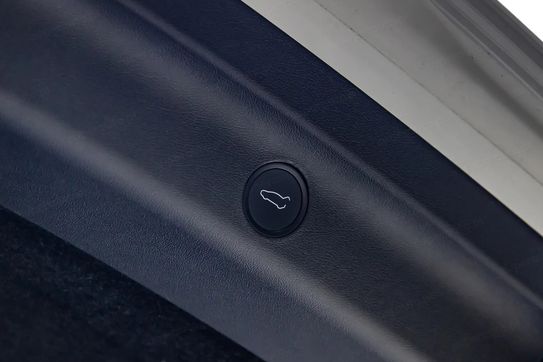 Tesla Model Y Long Range  Dual Motor AWD