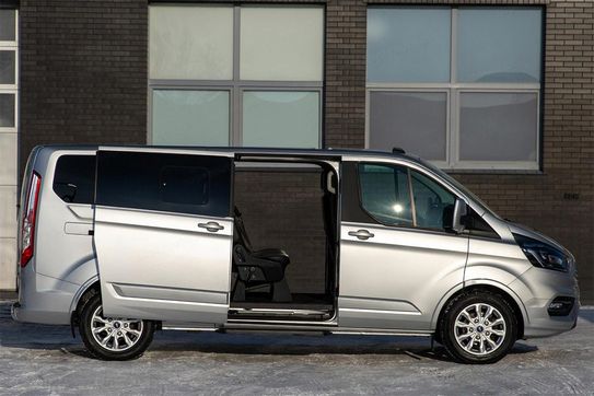 Ford Tourneo Custom L2H1 AT