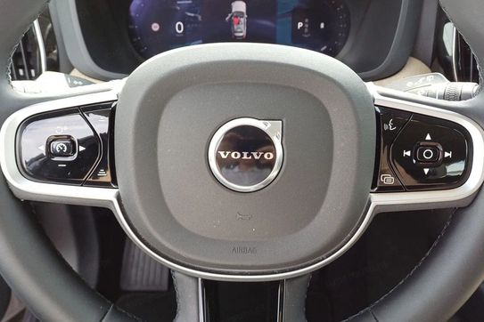 Volvo XC60 B5 B AWD Plus Dark