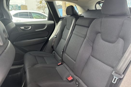 Volvo XC60 B4 B Momentum Pro
