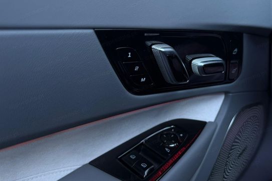 MG Cyberster 77kWh RWD Czarny Dach