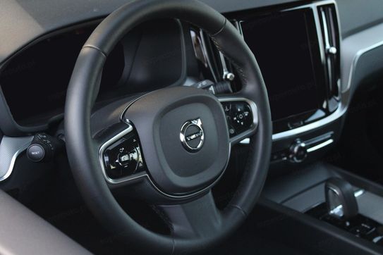 Volvo V60 B4 B Plus Dark